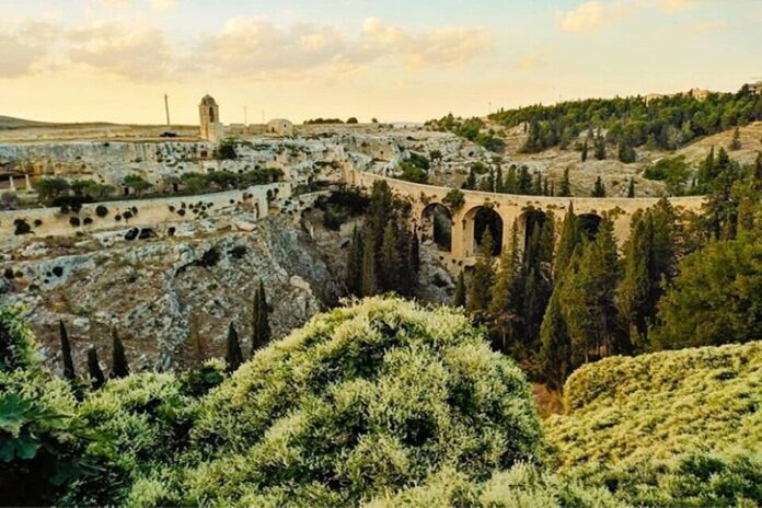 Ponte_acquedotto_romano_Gravina_in_Puglia